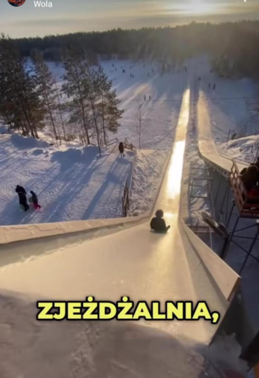 Wielka lodowa zjeżdżalnia, która rzekomo istnieje w Warszawie