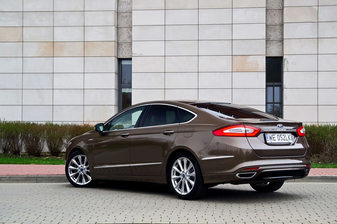 Ford Mondeo Vignale 2.0 TDCi 210 KM Twin-turbo PowerShift