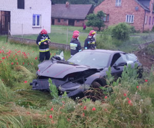 Ferrari rozbite na drodze krajowej nr 45 w Gaszynie 