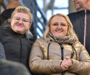 PRES Grupa Dewloperska Toruń - Abramczyk Polonia Bydgoszcz, zdjęcia kibiców i zawodników z pożegnania Adriana Miedzińskiego