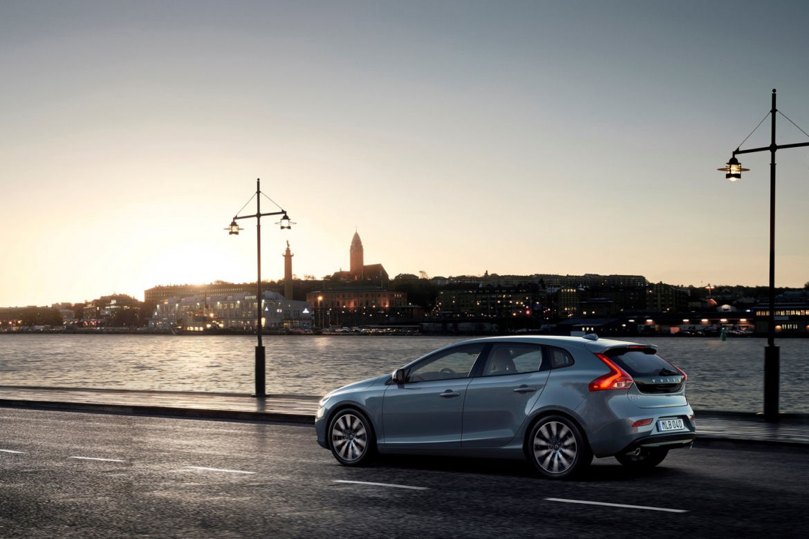 Volvo V40 lifting 2017