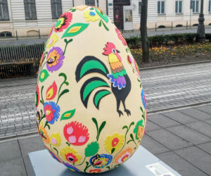 Gigantyczne pisanki w Alei Kwiatowej