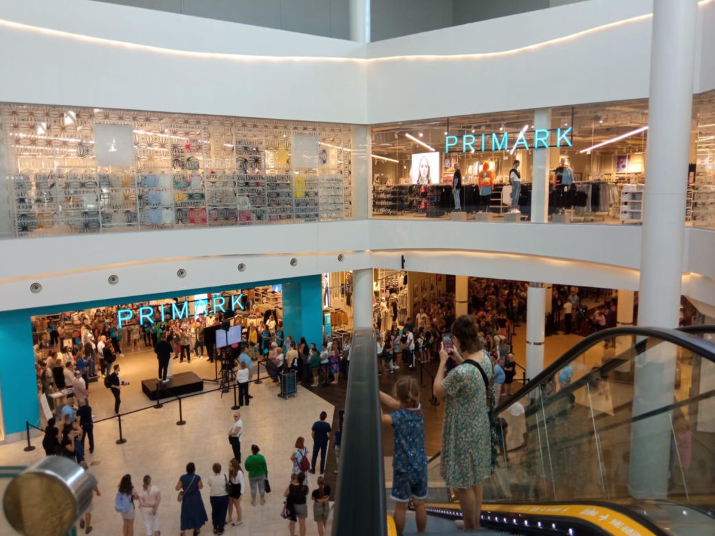 Primark we Wrocławiu oficjalnie otwarty! Kolejki do sklepu od samego rana [ZDJĘCIA]