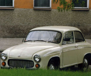 Najpiękniejsza Warszawa. Zlot starych polskich aut w samym sercu stolicy