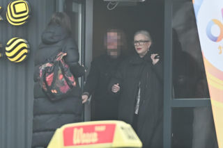 Krystyna Janda kurzy w aucie