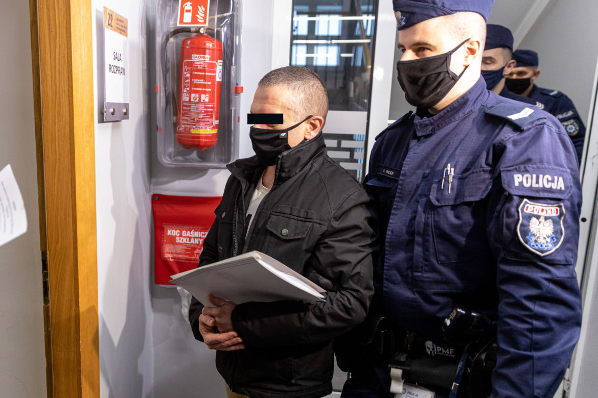 Powiedział policjantom, że ojczym się nad nim znęca