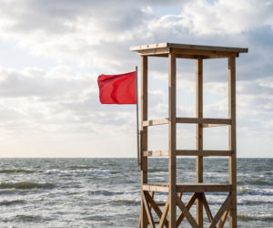Sinice Kołobrzeg. Czy w Kołobrzegu można się kąpać 10.08? Flaga, warunki pogodowe