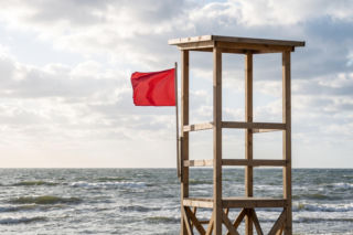 Sinice Kołobrzeg. Czy w Kołobrzegu można się kąpać 10.08? Flaga, warunki pogodowe