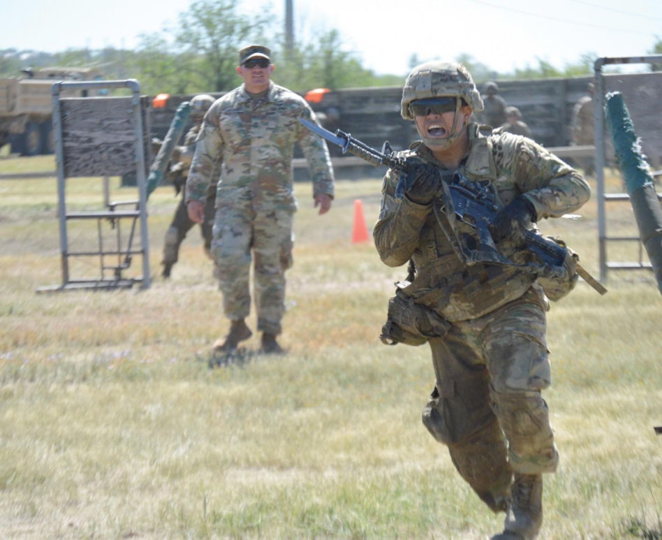Powrót do brutalnych korzeni? Nowe szkolenie z walki na bagnety w Ranger School