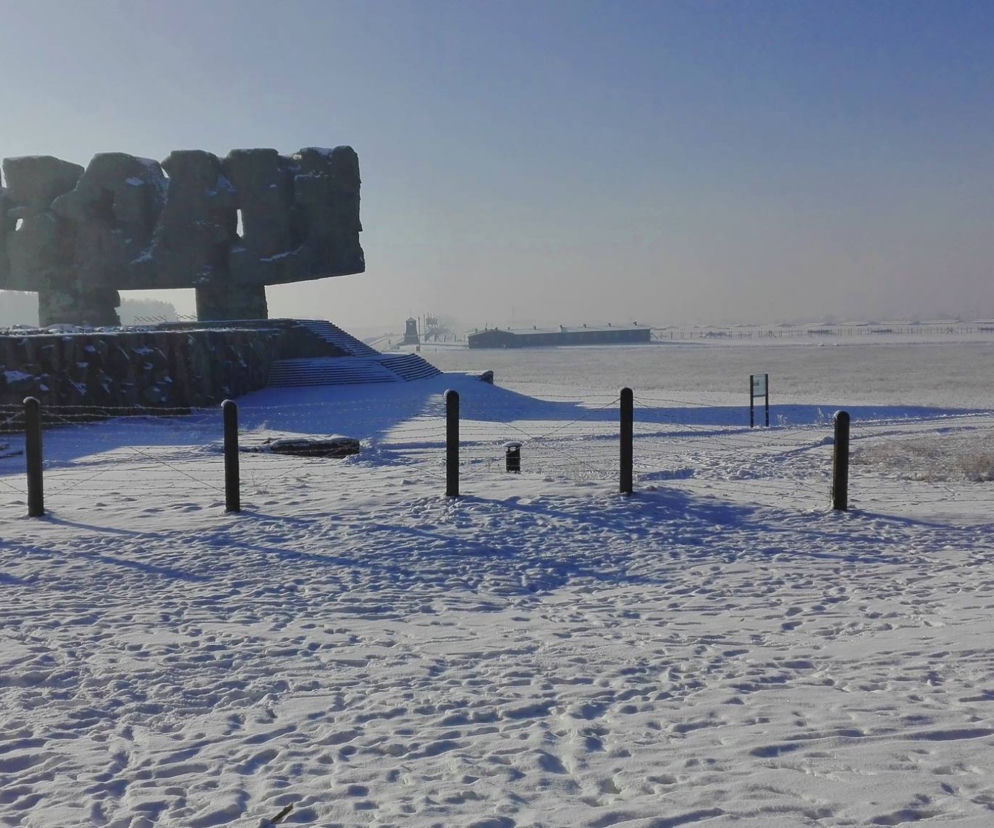 Majdanek w zimowej scenerii