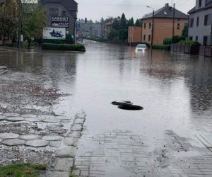 Potężne burze na Śląsku. Gigantyczna ulewa zalała ulice w Pszowie w powiecie wodzisławskim [ZDJĘCIA, WIDEO]