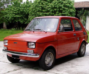 Fiat 126 zwany „Maluchem” - zdjęcie ilustracyjne