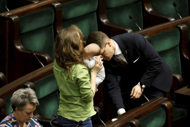 Bosakowie przyszli do Sejmu ze Stefankiem