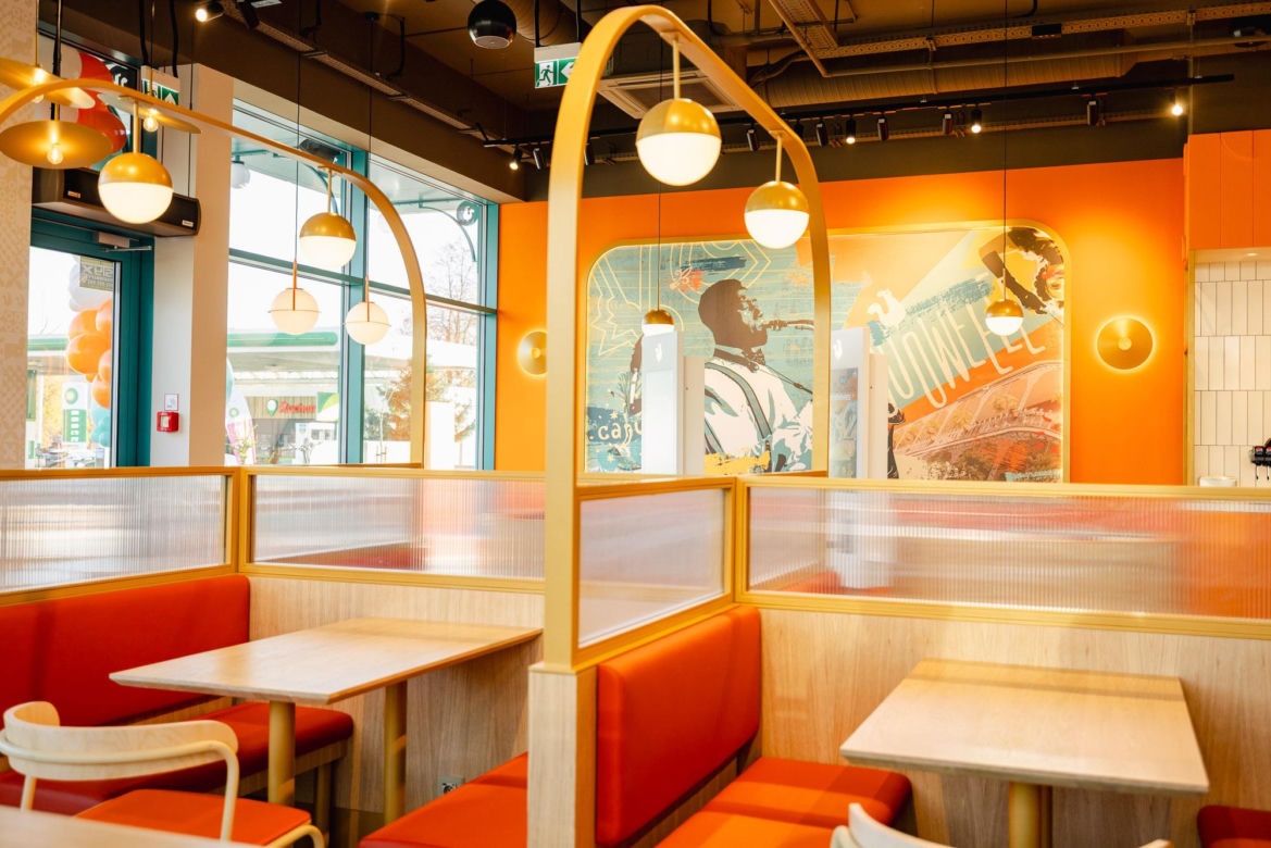 Czekali na to nawet 10 godzin! Szaleństwo na otwarciu Popeyes w Częstochowie