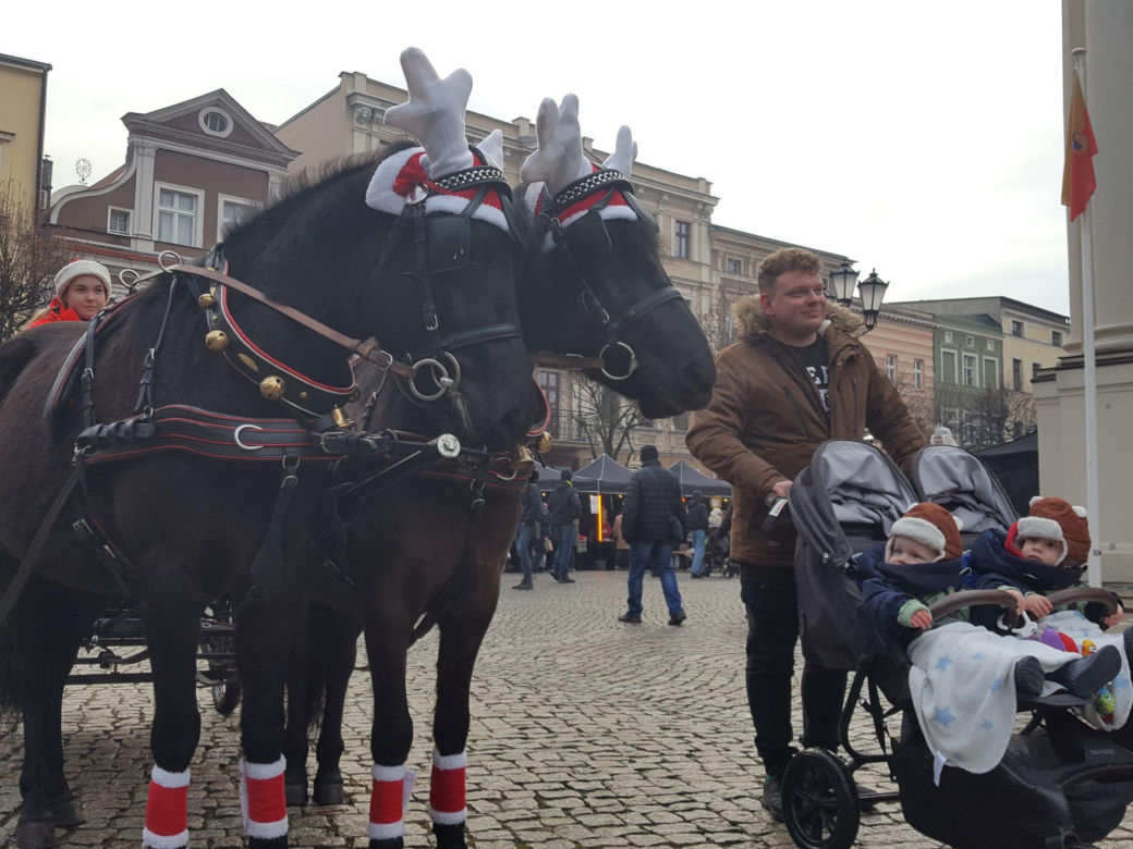 Ekstremalne Mikołajki z NGO w Lesznie przyciagnęły tłumy mieszkańców