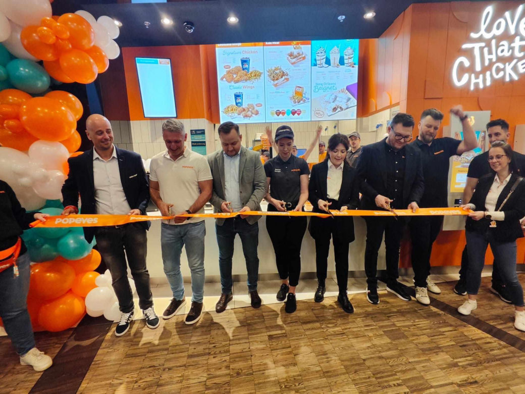 Popeyes w Katowicach już otwarte. Wydano sto pierwszych kanapek