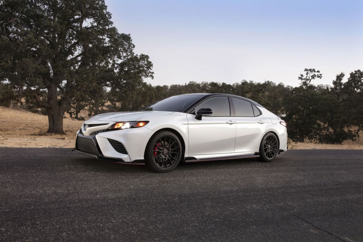 Toyota Camry TRD 3.5 V6 305 KM 8AT
