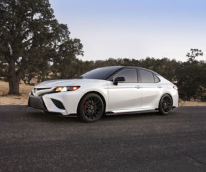 Toyota Camry TRD 3.5 V6 305 KM 8AT