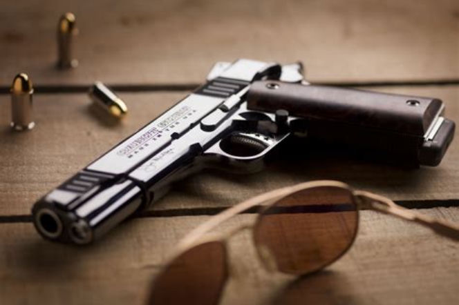 pistolet, broń