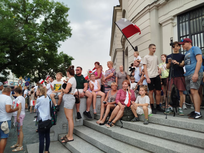 „Cześć i chwała bohaterom!”. Siedlczanie spotkali się w centrum miasta, by uczcić 82. rocznicę wybuchu Powstania Warszawskiego