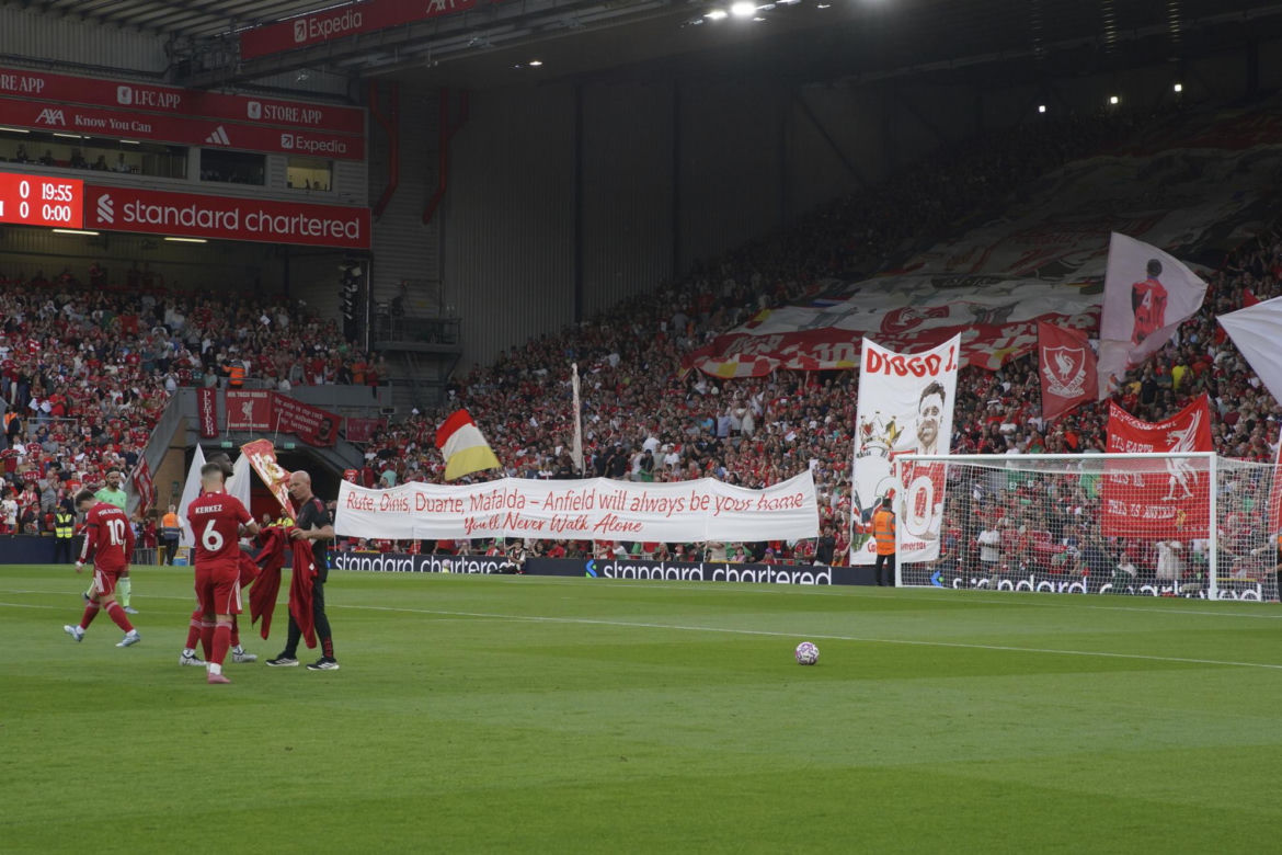 Tak kibice Liverpoolu upamiętnili Diego Jotę