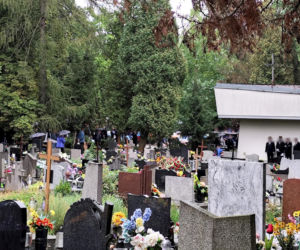 Tłumy ludzi pożegnały zamordowanego kibica w Krakowie