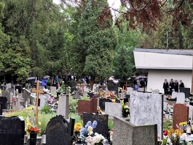 Tłumy ludzi pożegnały zamordowanego kibica w Krakowie