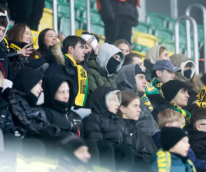 Kibice GKS Katowice dopingowali piłkarzy w meczu z Pogonią