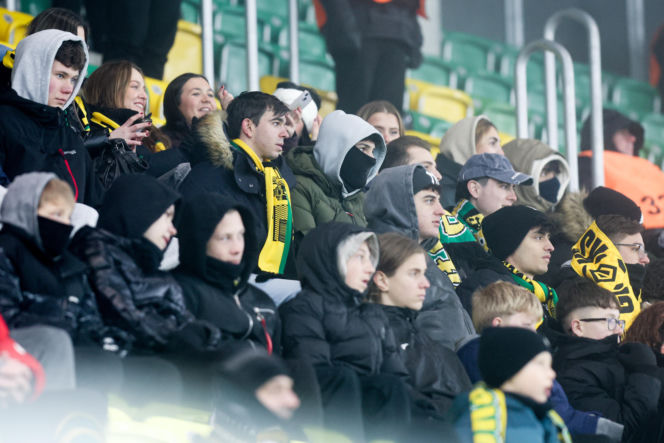 Kibice GKS Katowice dopingowali piłkarzy w meczu z Pogonią