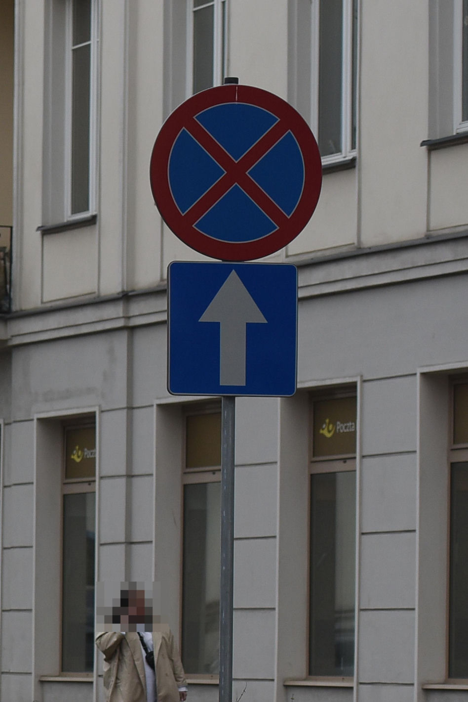 Maciej Musiał parkuje w Centrum Warszawy