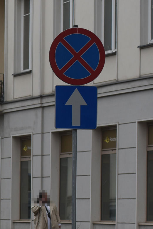 Maciej Musiał parkuje w Centrum Warszawy