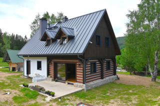 Dom przysłupowy w nowoczesnym wydaniu. Oryginalna architektura, którą można zbudować dziś. Czym wyróżnia się ten typ budownictwa?