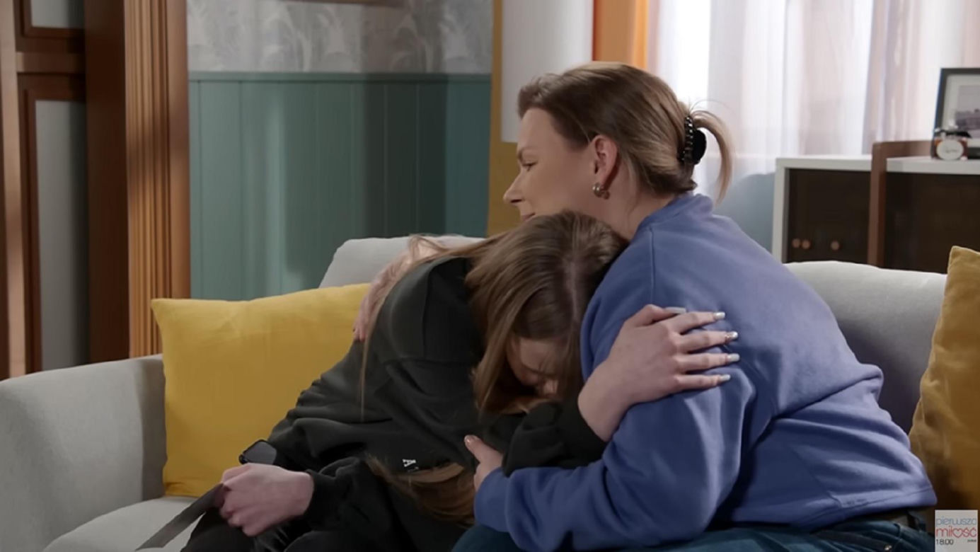 Pierwsza miłość. Julka (Dąbrówka Kruk), Marysia (Aneta Zając)