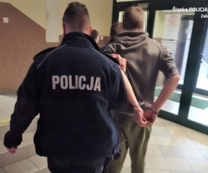 Dwóch młodych agresorów zaatakowało 52-latka. Powód? SZOKUJĄCY [ZDJĘCIA]