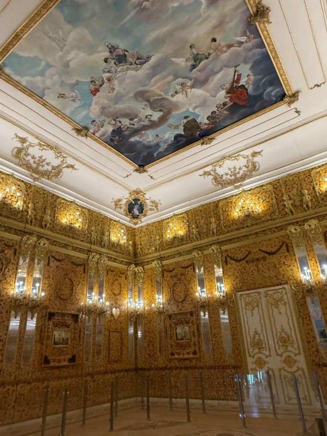 Bursztynowa Komnata w Mamerkach została udoskonalona