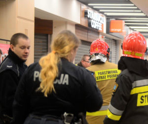 Alarm bombowy w centrum handlowym Promenada 