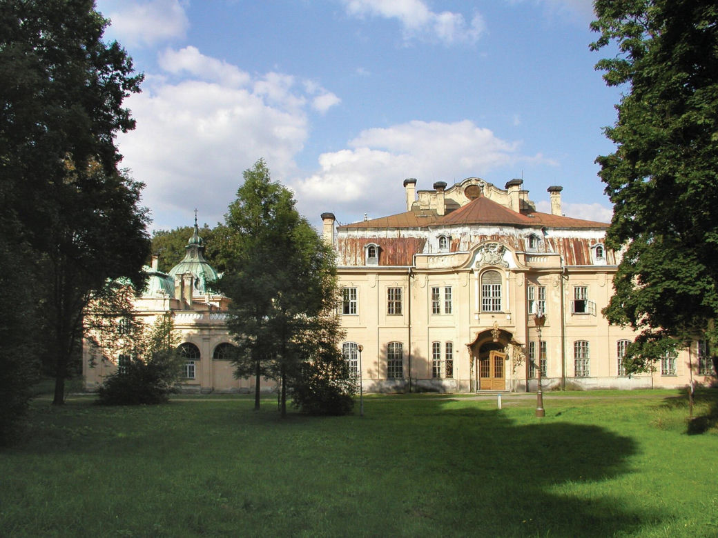 Pałac Goetza w Brzesku. Dawna siedziba rodziny Goetzów-Okocimskich, właścicieli Browaru Okocim