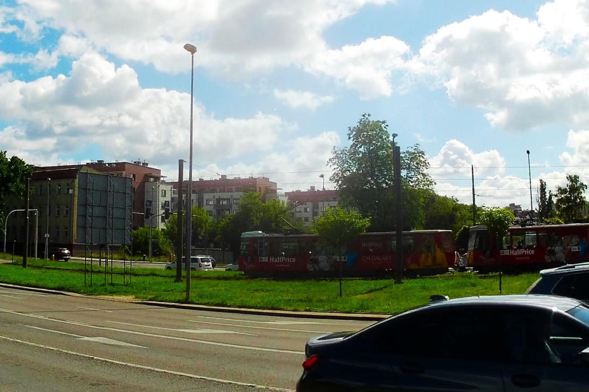 Plac Szyrockiego jest przekleństwem pieszych. Radny interweniuje