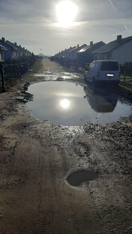 Tak wygląda droga osiedlowa w Kawęczynie pod Toruniem