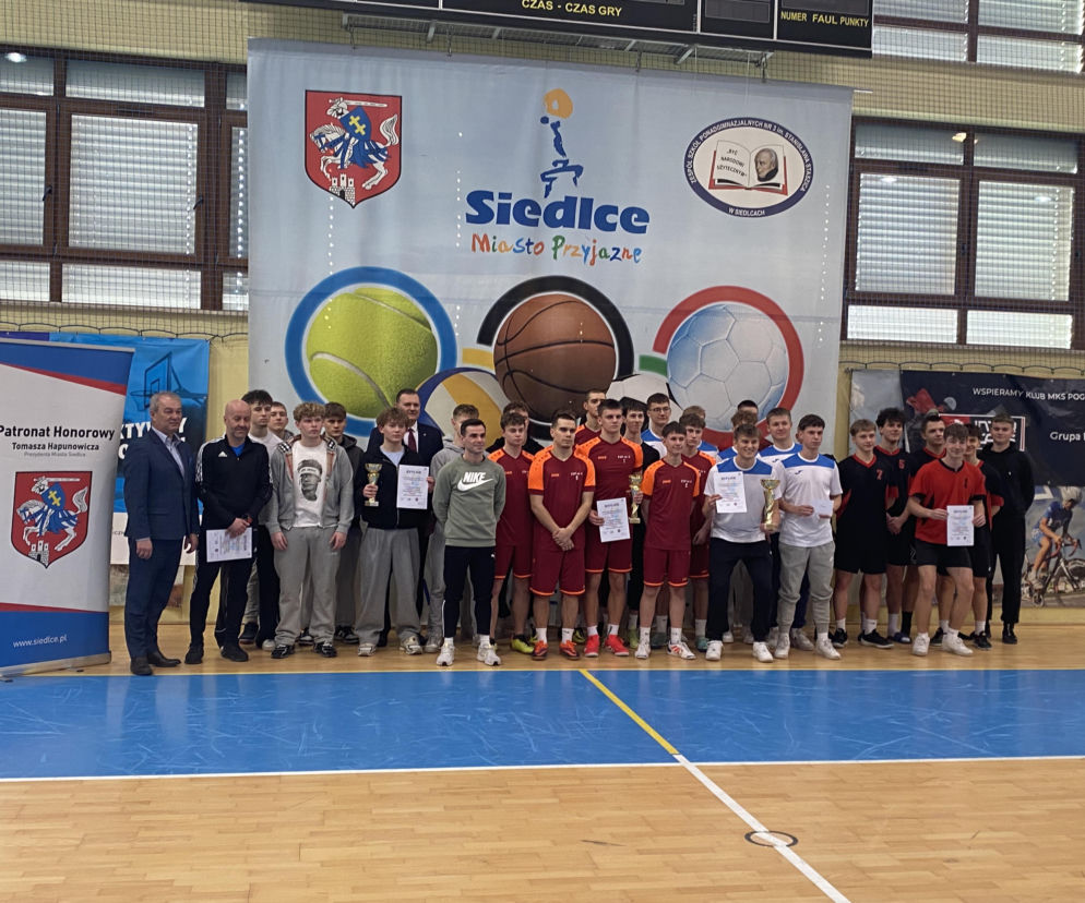 Siedlce : Ekonomik najlepszy w turnieju piłkarskim 