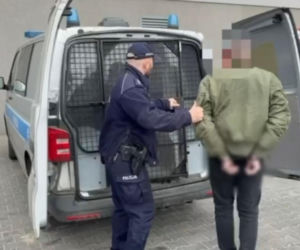 Dwaj mężczyźni podawali się za policjantów. Zostali zatrzymani