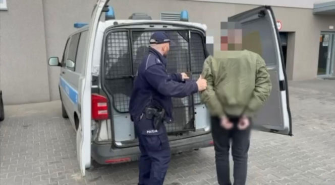 Dwaj mężczyźni podawali się za policjantów. Zostali zatrzymani