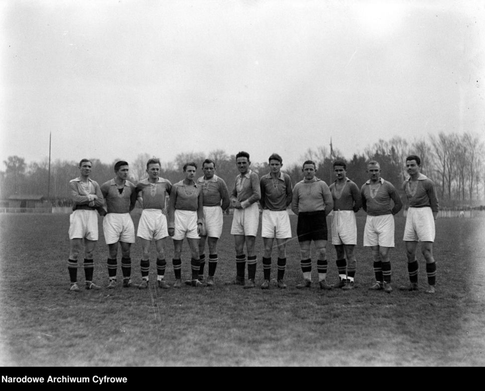 Archiwalne zdjęcia piłkarzy Warty Poznań. Tak wyglądał polski futbol blisko 100 lat temu!