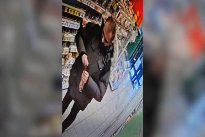 Gdynia. Wlał podejrzaną substancję do butelki