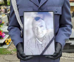 Pogrzeb policjanta z Raciborza. Tłumy przed kościołem. Ostatnie pożegnanie Michała Kędzierskiego