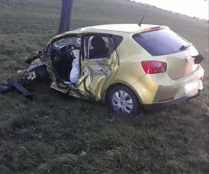Koszmarny wypadek na DK 10! Auto przewożące lodówki wylądowało w rowie! [ZDJĘCIA] 