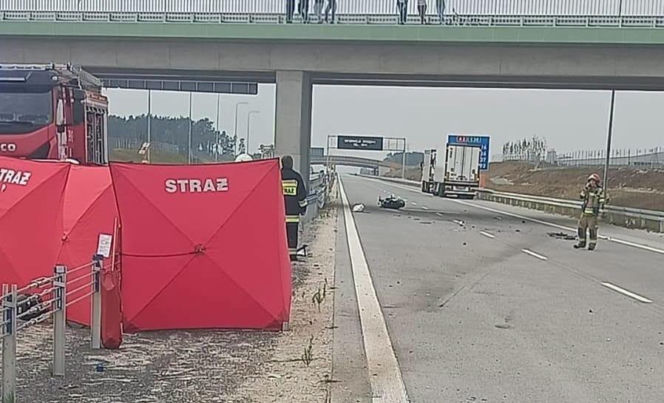 Tragiczny wypadek na autostradzie A2 na wysokości Łukowiska. 31-letni kierowca motocykla zderzył się z TIR-em