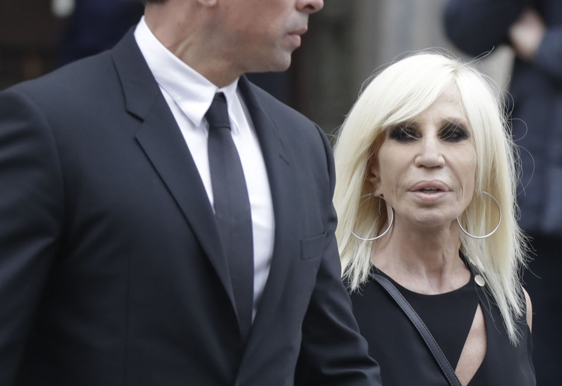 Penelope Cruz jako Donatella Versace