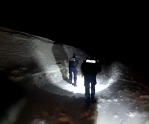 Kobieta w ŚNIEŻYCĘ samotnie wyszła z domu. Nie miała telefonu, a była potrzebna pomoc w domu