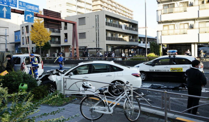 Japonia/ Samochód wjechał w pieszych w Tokio; dwie osoby bez oznak życia, kilkoro rannych